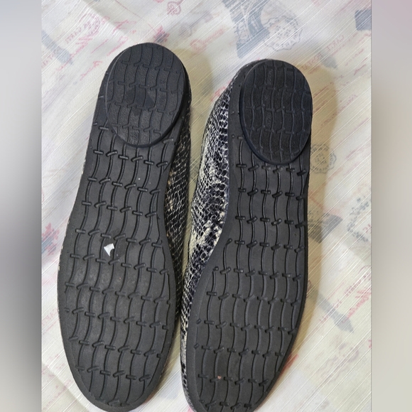 Thierry Rabotin Zircon Snakeskin Shoe - Picture 3 of 3